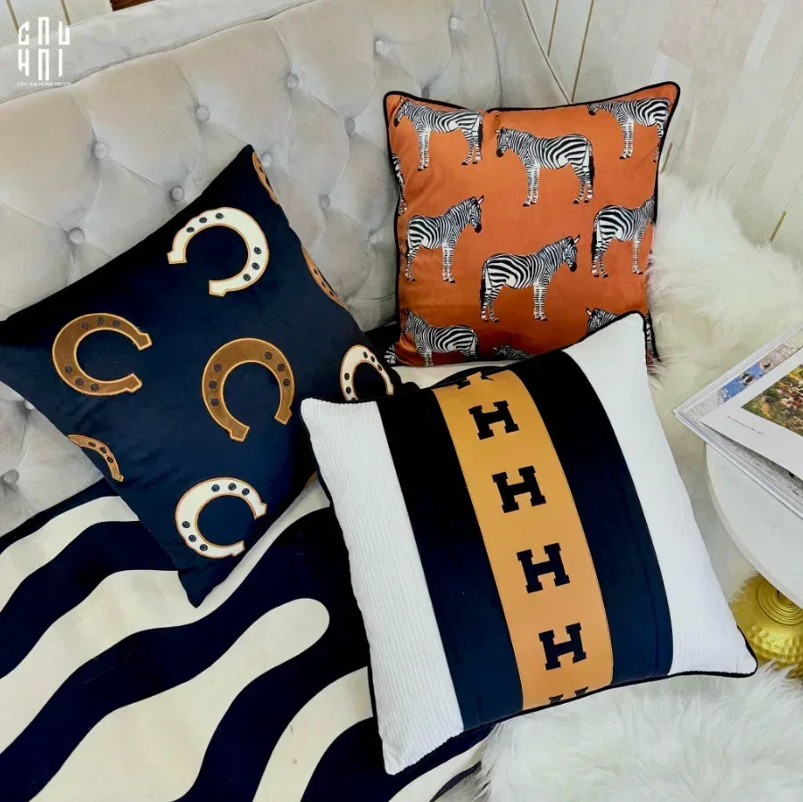 LES CUSSINS D’ÉLÉGANCE - VỎ GỐI NHUNG FORTUNE GALLOP-CẬU HAI HOME DECOR