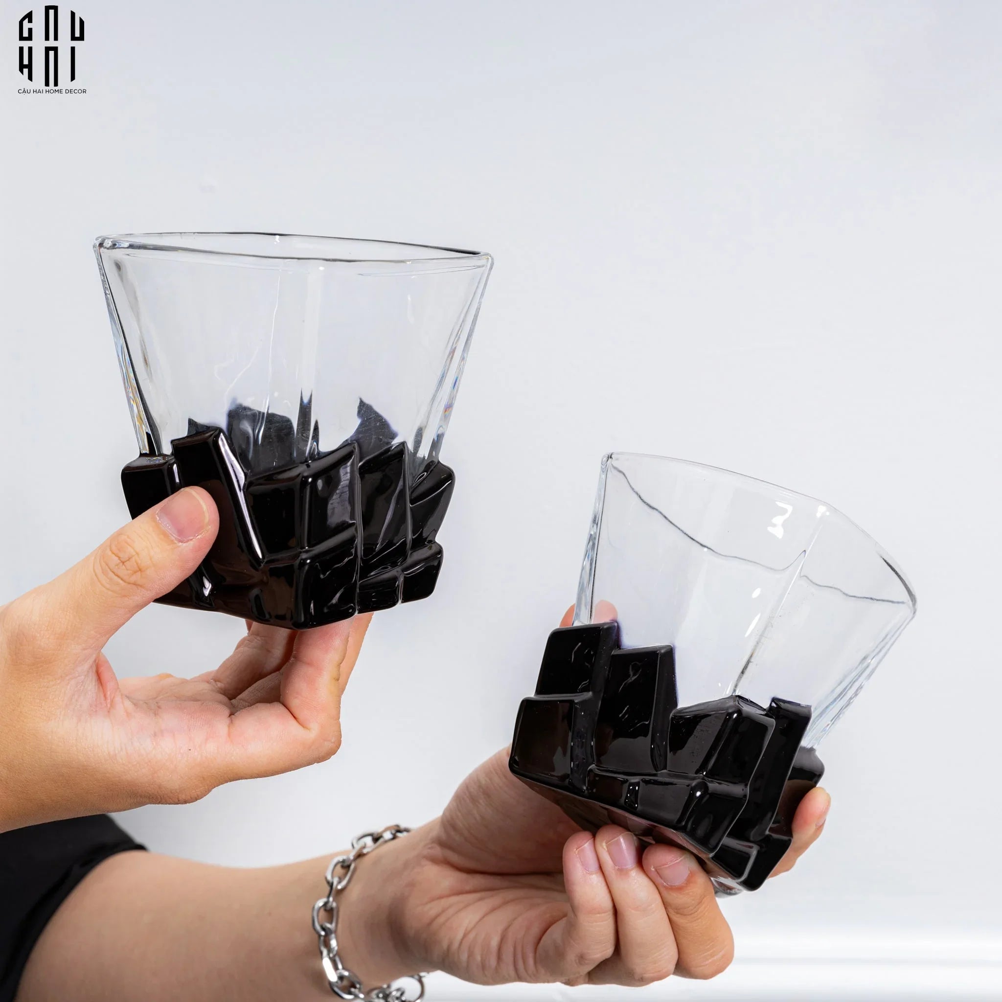 LY THUỶ TINH PIXEL - BLACK SS25 - CẬU HAI HOME DECOR