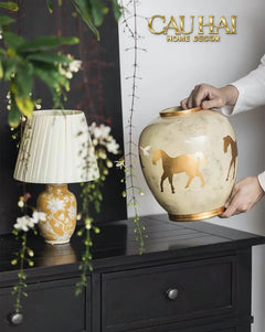 Maison Couture - Bình Hoa Gốm Sứ - Ngựa Dát Vàng Cheval Noble Ivoire Artisan Feuille D’Or Ceramic Vase H29-CẬU HAI HOME DECOR