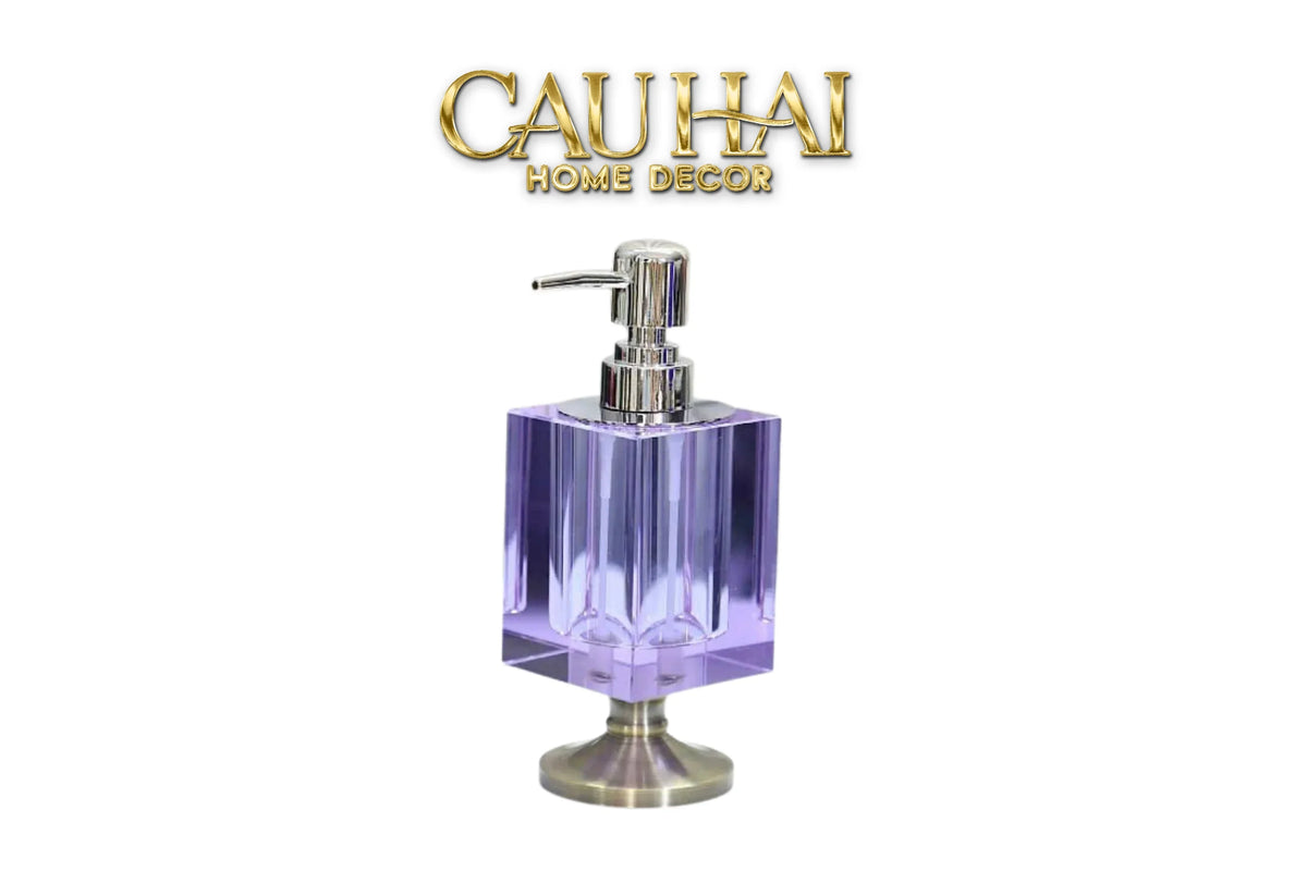 Maison Couture – Chai Kit Lotion Deepsea Blue Cristalleries Cube Impérial Vanities 8.5x7x19.5 220Ml-PHỤ KIỆN NHÀ TẮM-Đối tác tại Trung Quốc theo từng đơn đặt hàng-OLIVE-CẬU HAI HOME DECOR