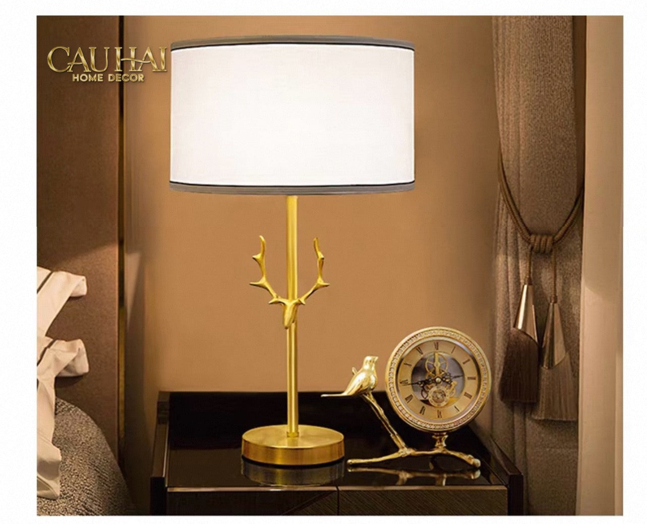 Maison Couture - Đồng Hồ Để Bàn Bằng Đồng Golden Empire Emperor Bird Of The Paradise Castle 11x22x20-CẬU HAI HOME DECOR