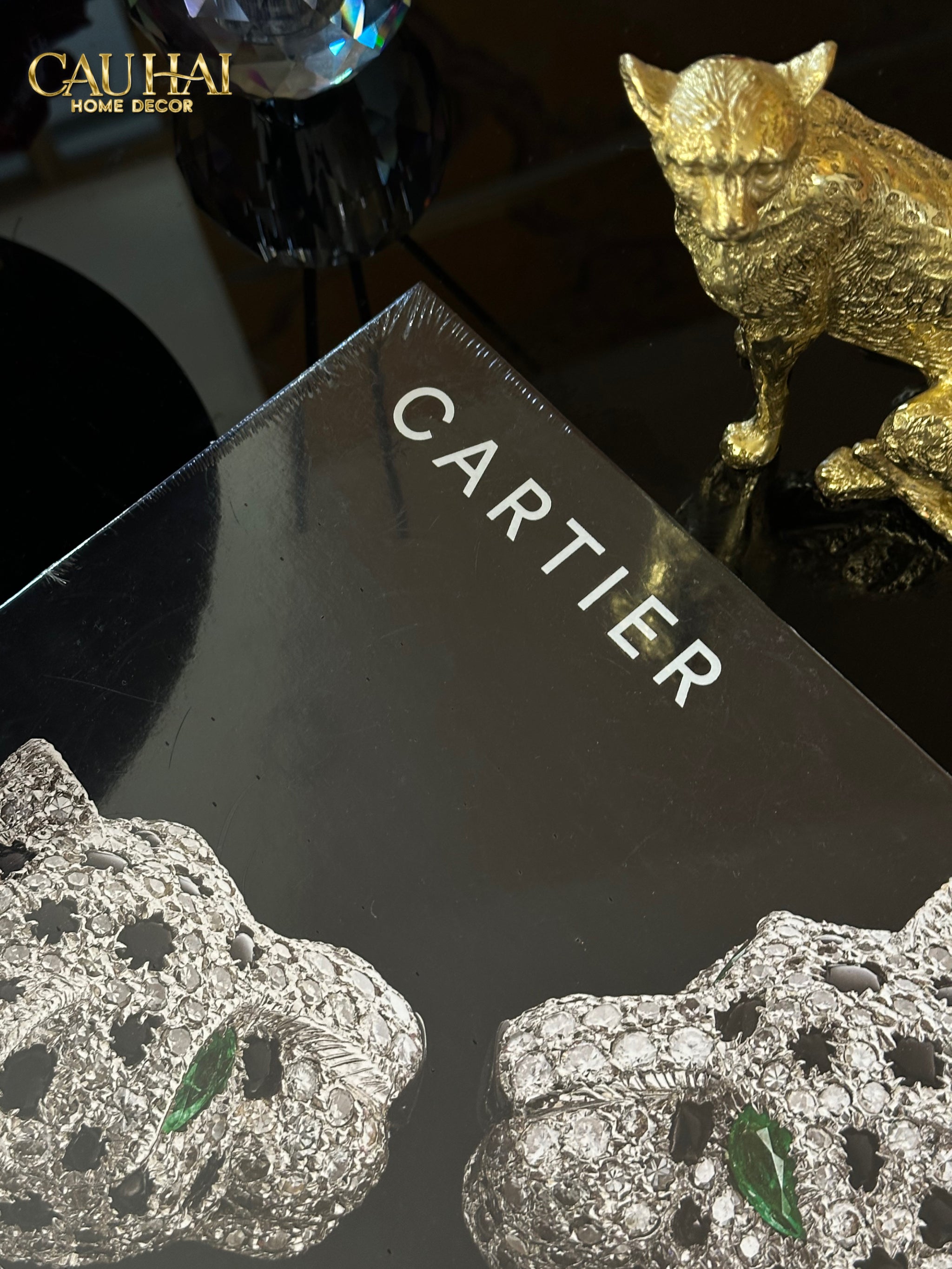 Maison Couture - Sách Fashion Runway Cartier - Panthère De Cartier 29x25x3 256pages-CẬU HAI HOME DECOR