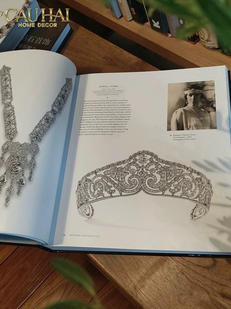 Maison Couture - Sách Fashion Runway Cartier - Panthère De Cartier 29x25x3 256pages-CẬU HAI HOME DECOR