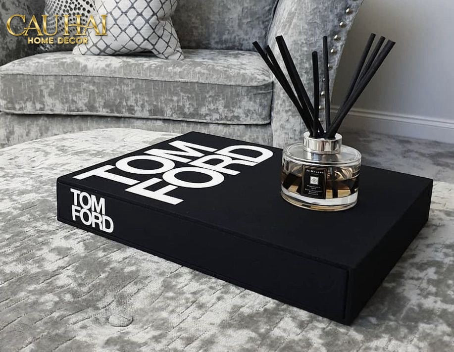 Maison Couture - Sách Fashion Runway Tom Ford 002 - Noir / Blanc / Gris-CẬU HAI HOME DECOR