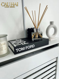 Maison Couture - Sách Fashion Runway Tom Ford 002 - Noir / Blanc / Gris-CẬU HAI HOME DECOR