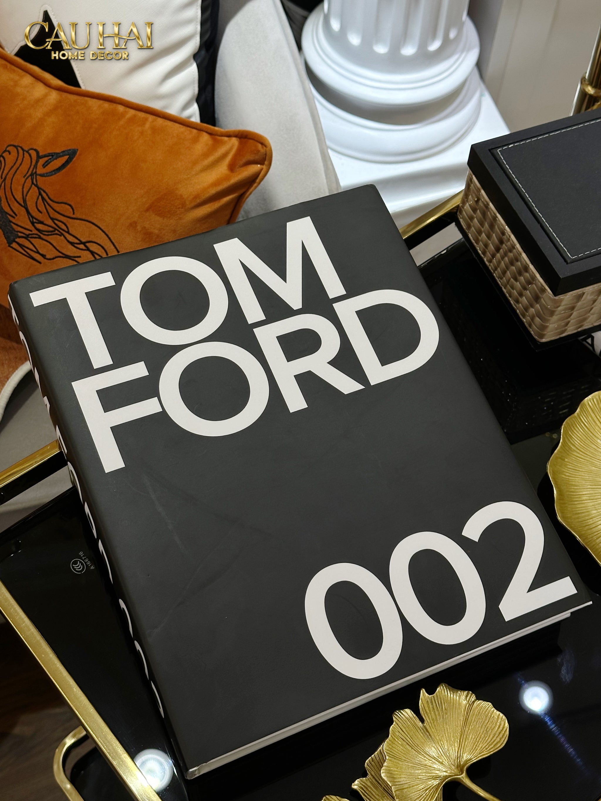 Maison Couture - Sách Fashion Runway Tom Ford 002 - Noir / Blanc / Gris-CẬU HAI HOME DECOR