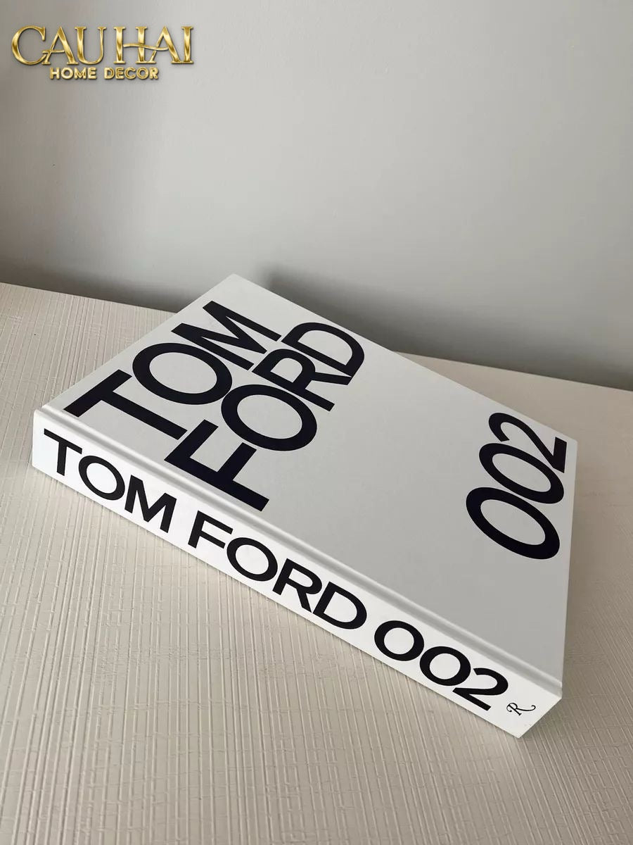 Maison Couture - Sách Fashion Runway Tom Ford 002 - Noir / Blanc / Gris-CẬU HAI HOME DECOR