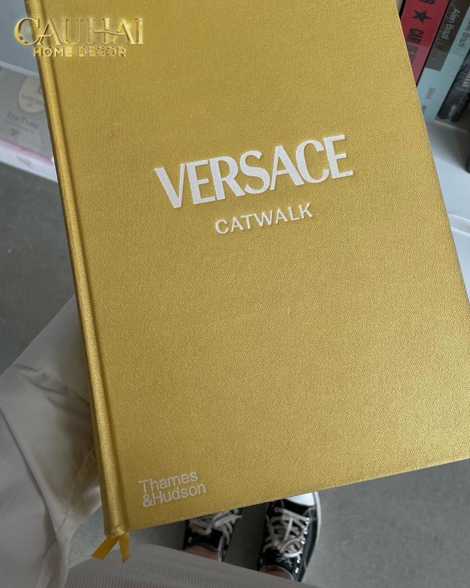 Maison Couture - Sách Fashion Versace Catwalk-Sách Couture-CẬU HAI HOME DECOR-CẬU HAI HOME DECOR