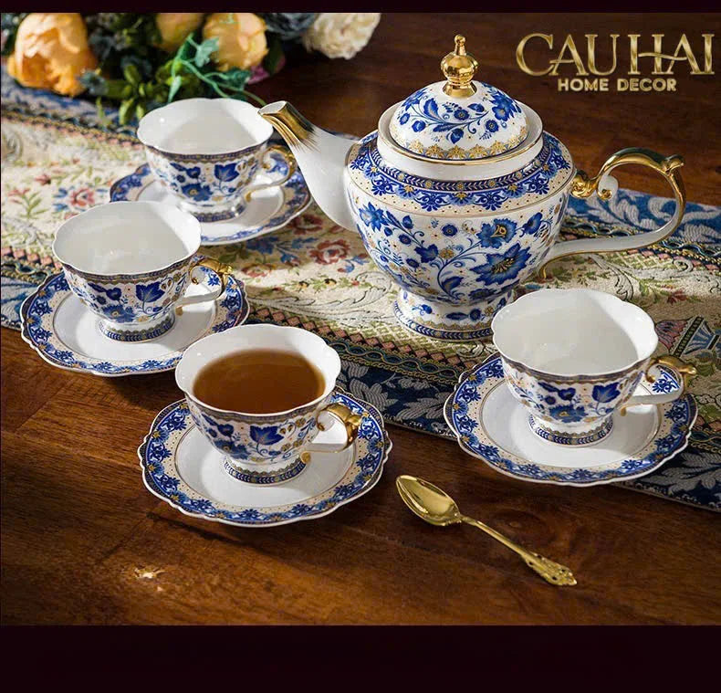 Maison Couture – Set Bình Trà Khay Sứ 6 Tách Indochine Héritage Indigo Blue Floral Porcelain 10Pcs-CẬU HAI HOME DECOR