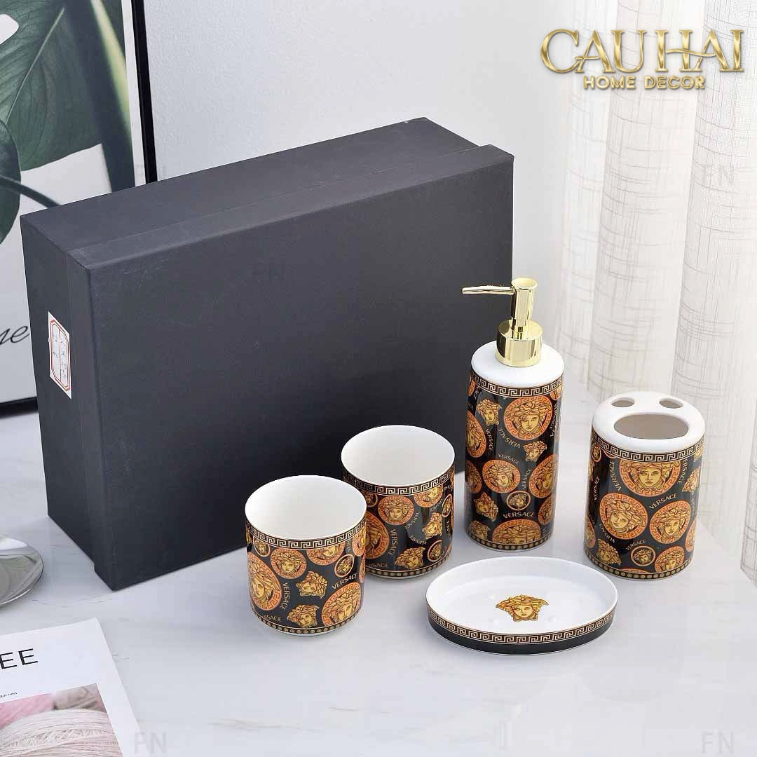 Maison Couture - Set Nhà Tắm 5 Món Multi Monogram Medusa Bathroom Vanity 5pcs-Set nhà tắm bathroom vanities-CẬU HAI HOME DECOR-CẬU HAI HOME DECOR