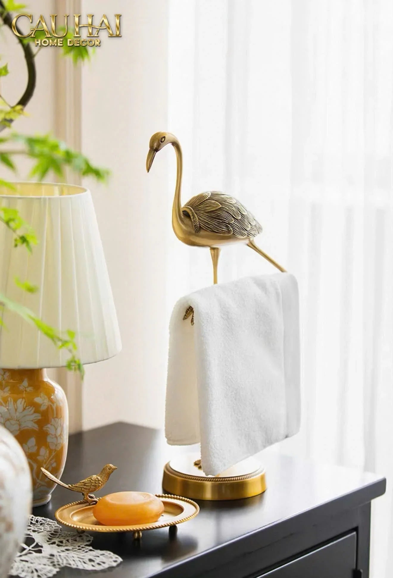 Maison Couture - Tượng Hạc Đồng Folie Flamingo Towels Hanging Bathroom Vanity H38-CẬU HAI HOME DECOR