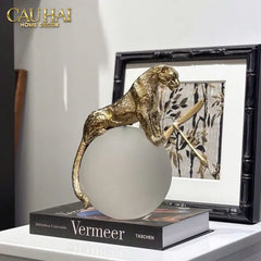Maison Couture - Tượng Quả Cầu Pha Lê - Tượng Báo Bằng Đồng - Regal Brasson Panther Globe 15x30-CẬU HAI HOME DECOR