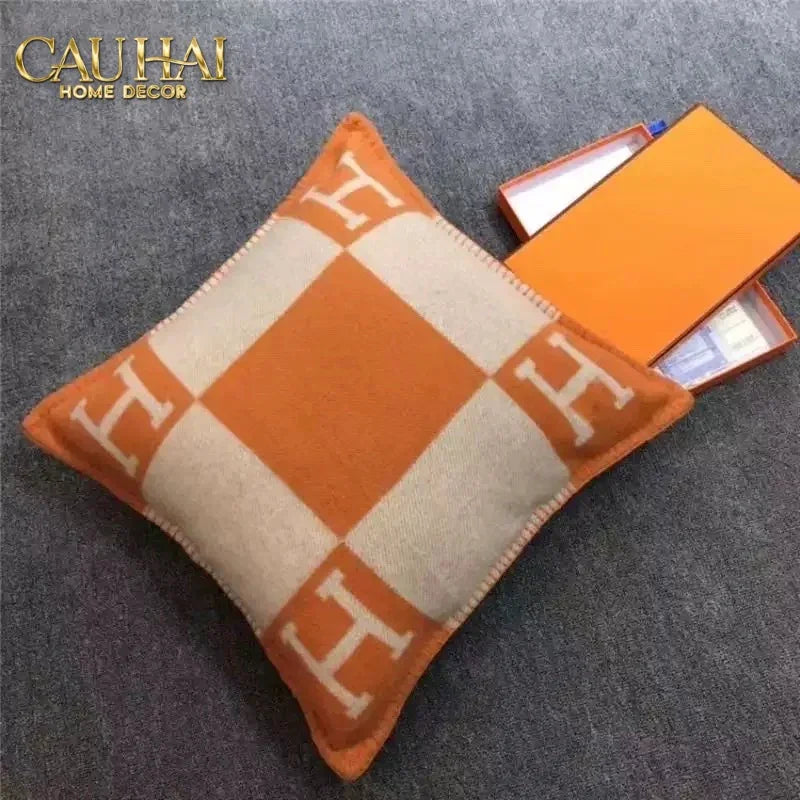 Maison Couture - Vỏ Gối Len Merinos Cashmere Signature Carré H Class 45 - Taupe Orange H-VỎ GỐI-Đối tác tại Trung Quốc theo từng đơn đặt hàng-CẬU HAI HOME DECOR