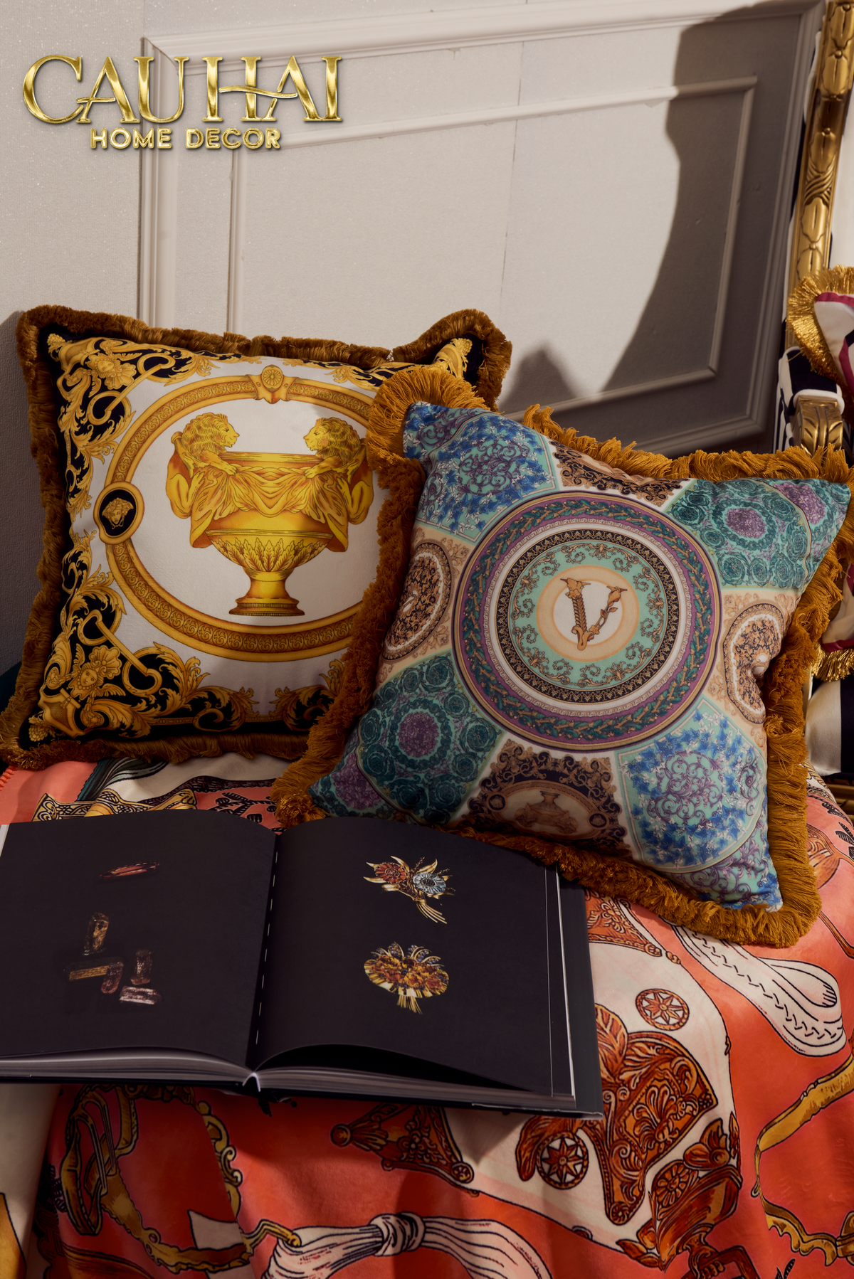 Maison Couture - Vỏ Gối Nhung Chenille V Class Medusa - Virtus Multicolore 45-VỎ GỐI-Đối tác tại Trung Quốc theo từng đơn đặt hàng-CẬU HAI HOME DECOR