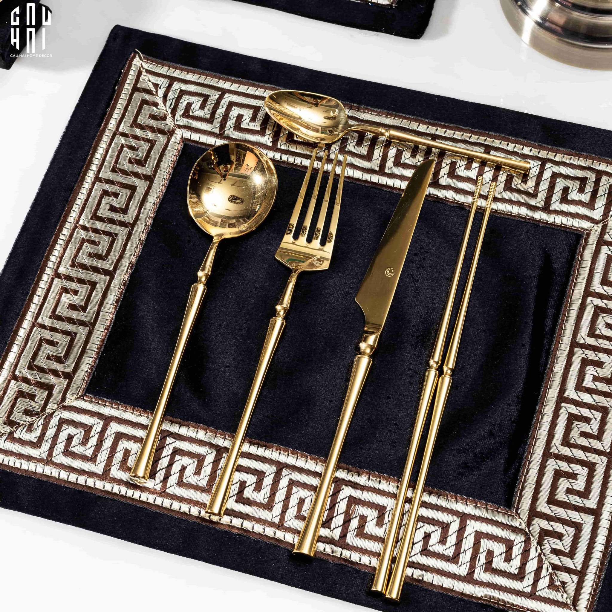MIẾNG LÓT BÀN ĂN CROCHET - VELVET PLACEMAT CROCHET NOIR - CẬU HAI HOME DECOR