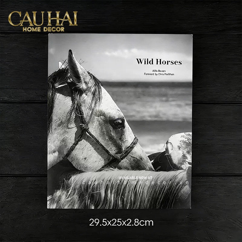 Sách Fashion Runway Wild Horses 29.5x25.2.8-CẬU HAI HOME DECOR