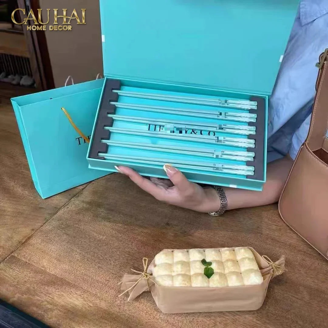 Set 10 Đôi Đũa Sứ Tiffany Fancy Club Porcelain Chopsticks Giftbox-Dinner Cutlery Set Dao Muỗng Nĩa-Đối tác tại Trung Quốc theo từng đơn đặt hàng-CẬU HAI HOME DECOR
