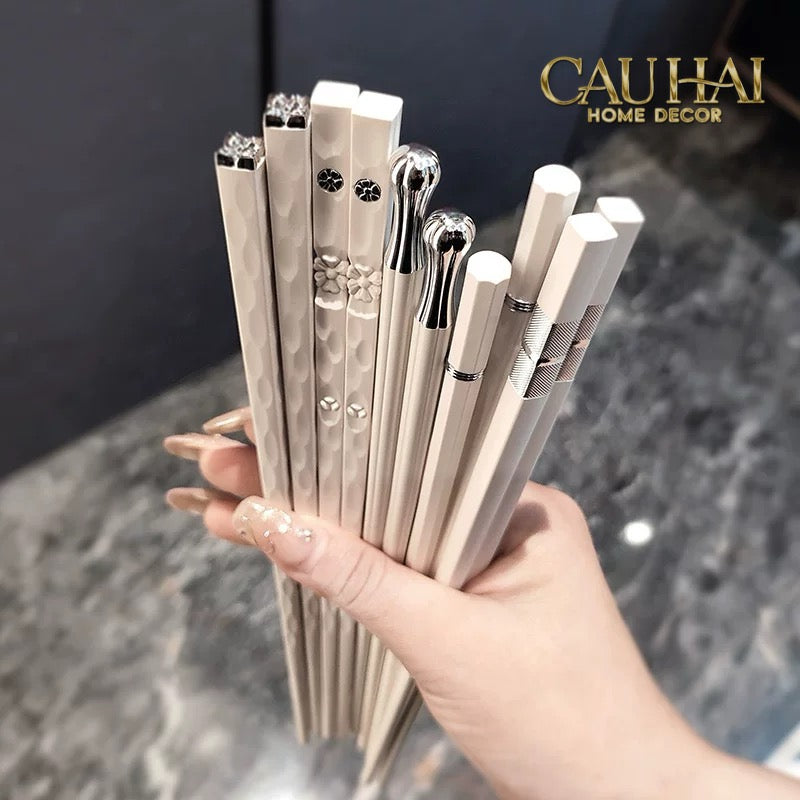 Set 5 Đôi Đũa Sợi Thuỷ Tinh Opal Platinum Monochrome PET Chopsticks 24cm-CẬU HAI HOME DECOR