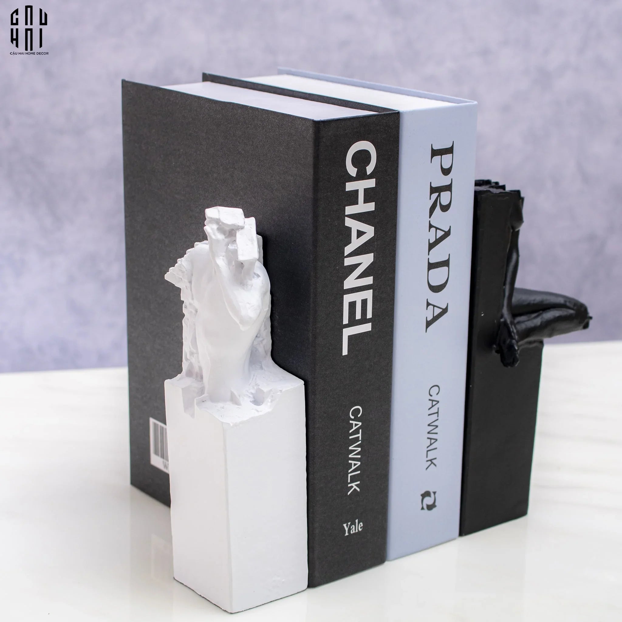 Set Tượng Chặn Sách Trang Trí Black & White Statues 6x18-CẬU HAI HOME DECOR
