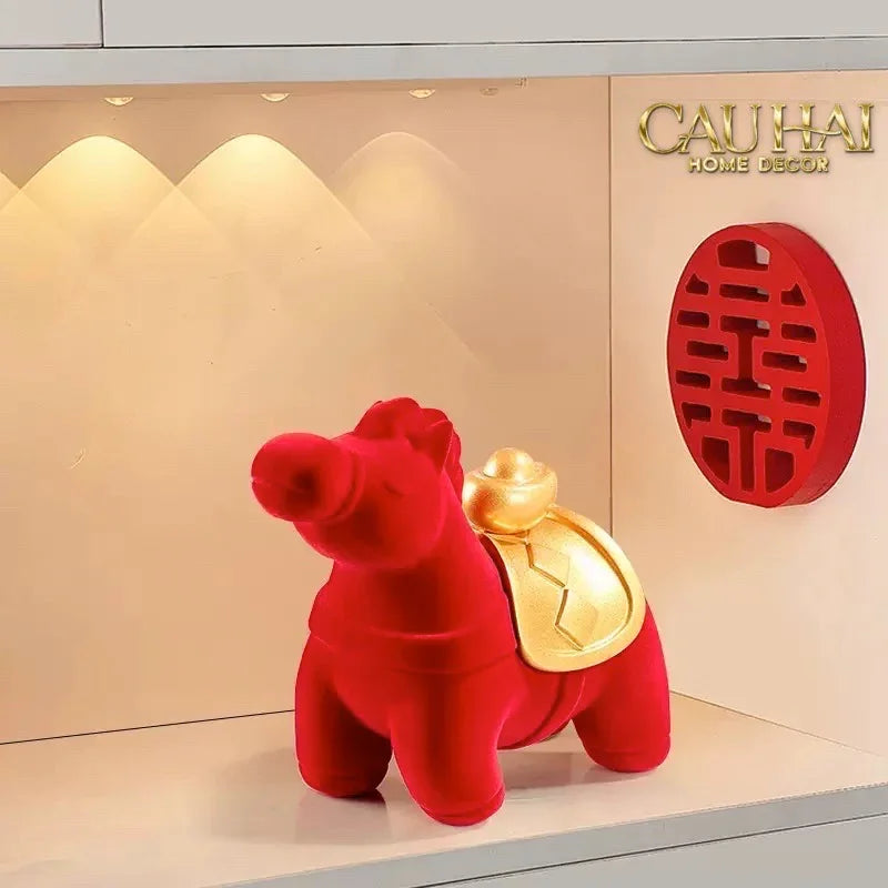 Tết Couture - Tượng Ngựa Nhung Đỏ Hồng Mã Nguyên Bảo Red Velvet Lucky Horse-CẬU HAI HOME DECOR