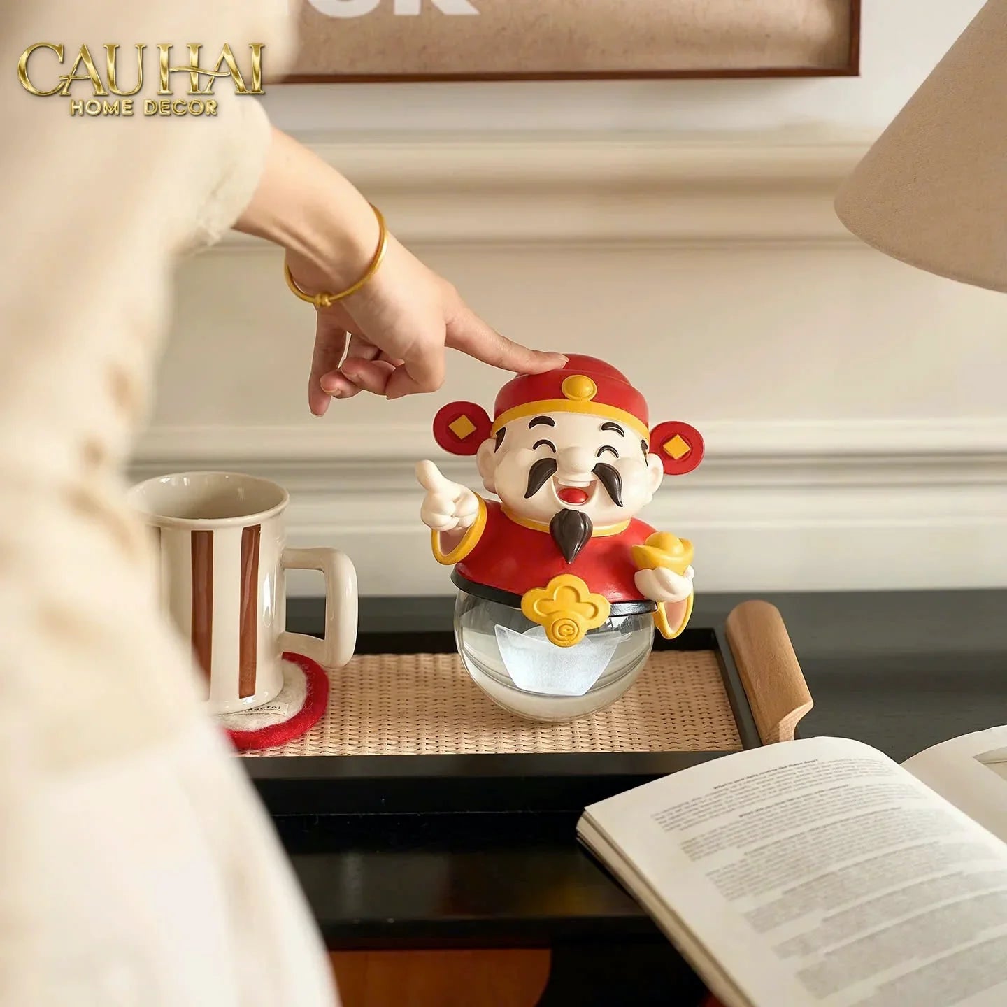 Tết Couture - Tượng Thần Tài Quả Cầu Pha Lê Cristalleries Bonheur · Deity of Fortune-CẬU HAI HOME DECOR
