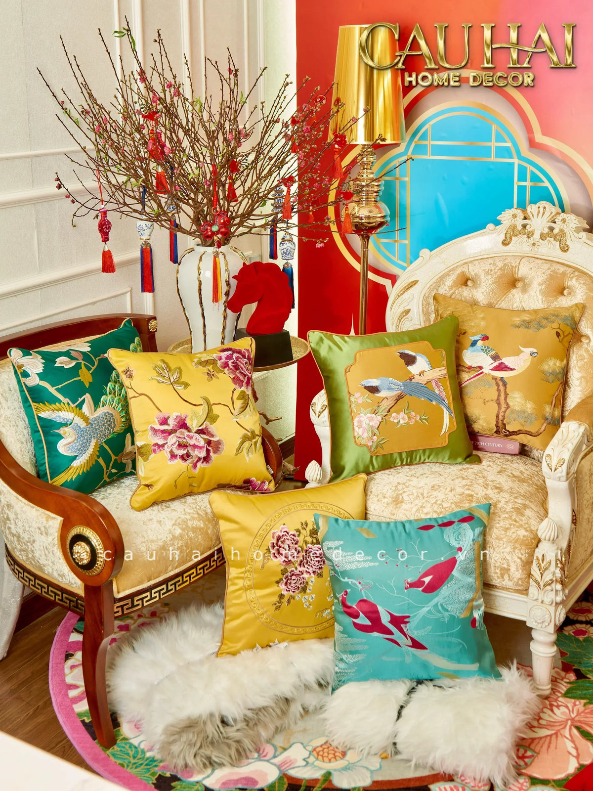 Tết Couture - Vỏ Gối Lụa Thêu Khổng Tước - Tước Vũ 45-VỎ GỐI-Đối tác tại Trung Quốc theo từng đơn đặt hàng-CẬU HAI HOME DECOR