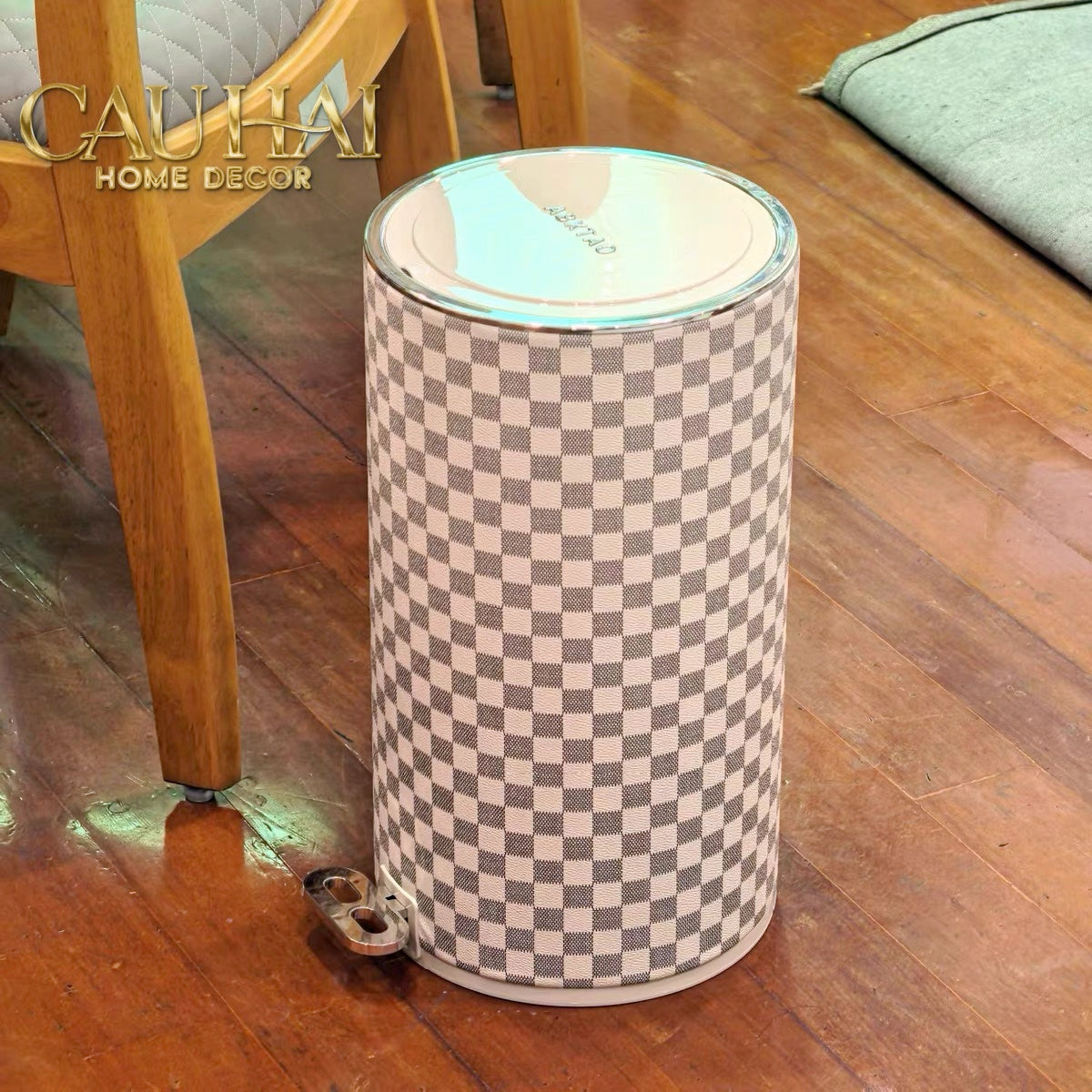 Thùng Rác Bọc Da Cao Cấp 15L - Damier Blanc L Class Trash Bin-CẬU HAI HOME DECOR-CẬU HAI HOME DECOR