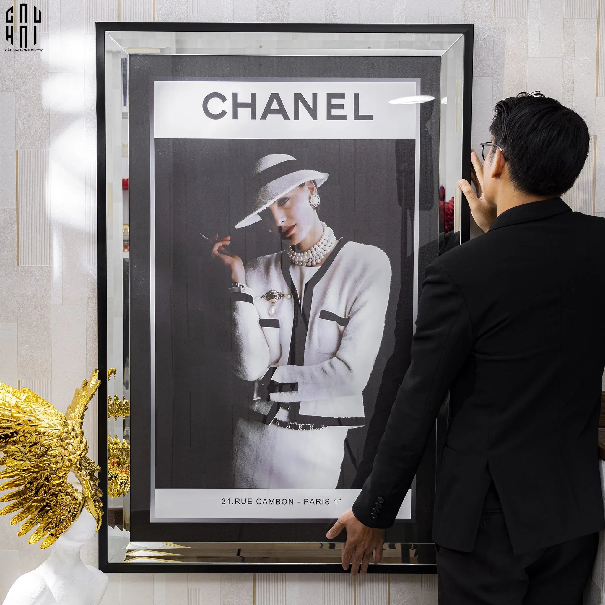 TRANH CANVAS CAO CẤP C-HAT GIRL 80X120CM - PHIÊN BẢN VIỀN ỐP GƯƠNG - CẬU HAI HOME DECOR