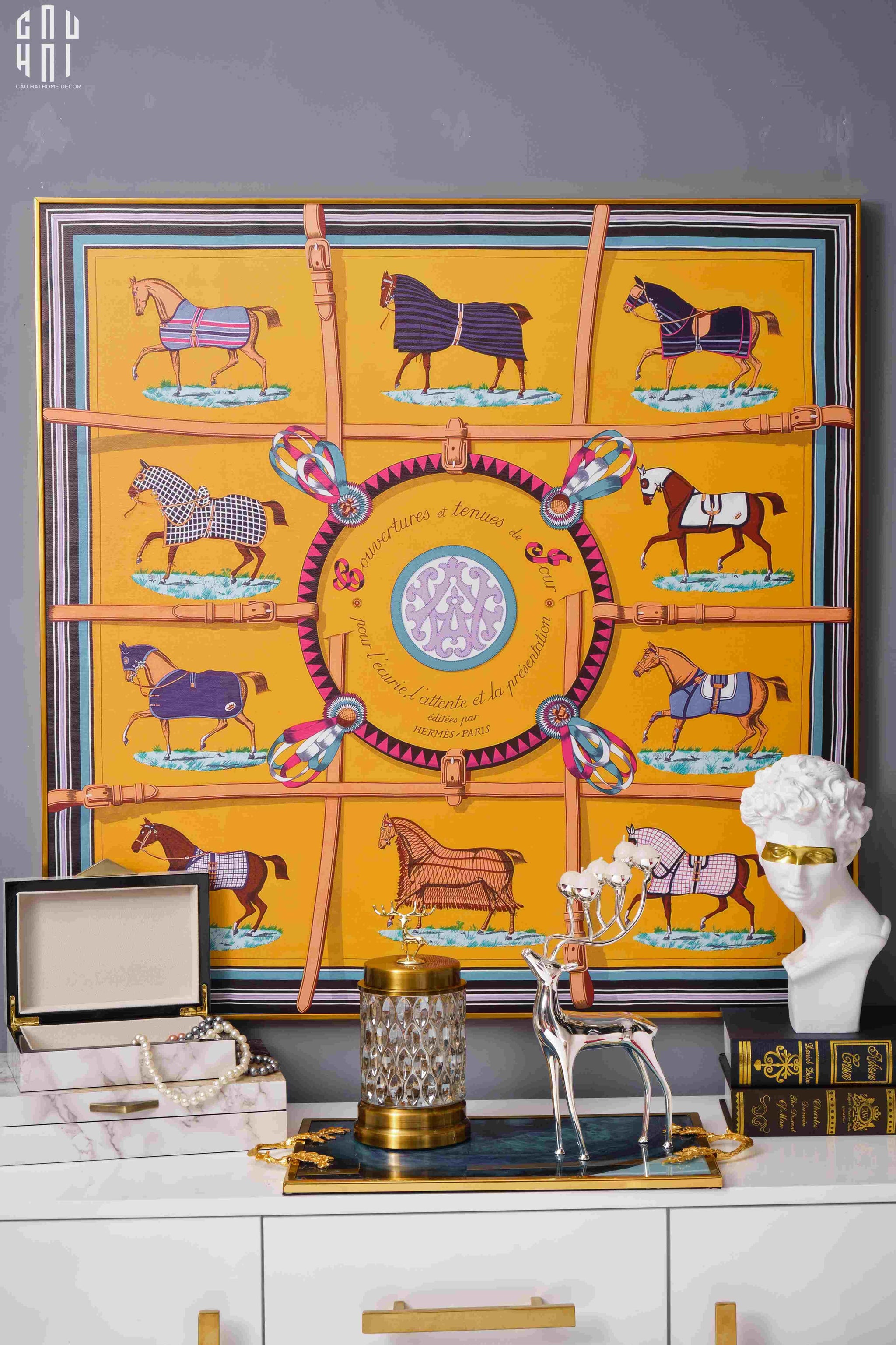 TRANH CANVAS H-APRON 90X90CM-CẬU HAI HOME DECOR