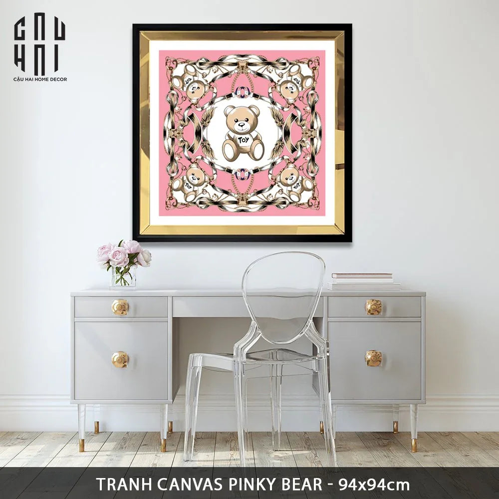 TRANH CANVAS PINKY BEAR 94X94CM - VIỀN GỖ CÓ KÍNH - CẬU HAI HOME DECOR