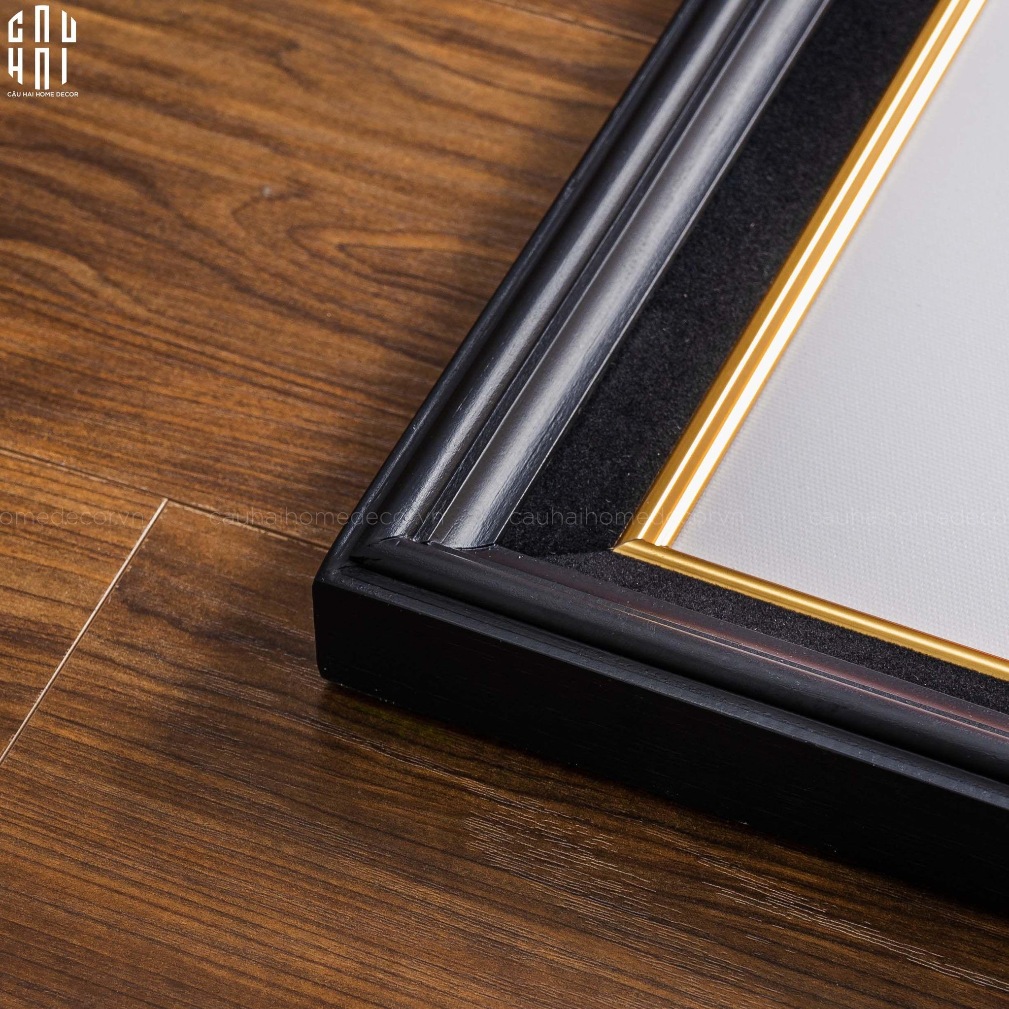 TRANH CANVAS SEABISCUIT 97X97CM - KHUNG GỖ BỌC NHUNG - CẬU HAI HOME DECOR