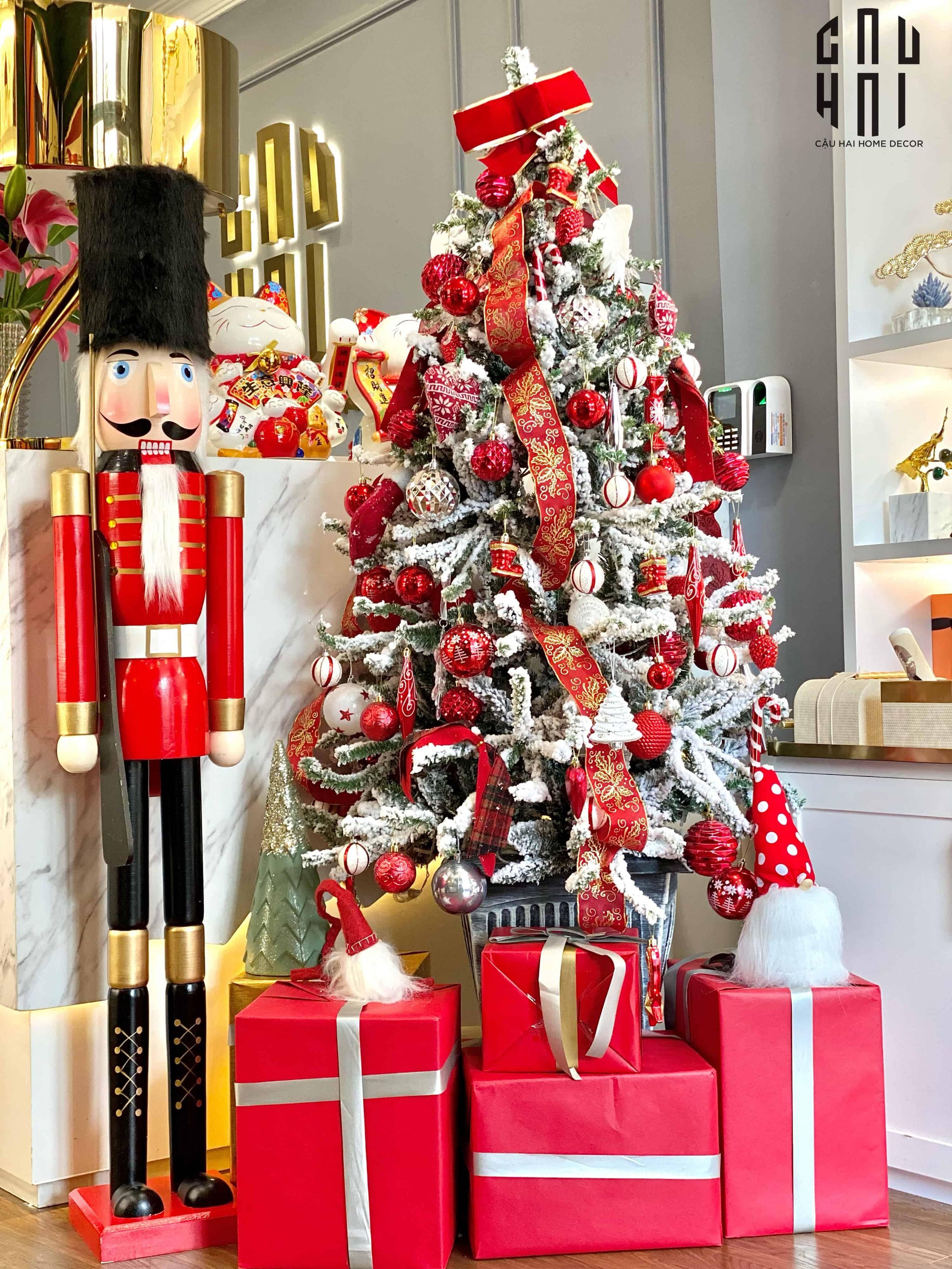 FÊTES COUTURE - TƯỢNG NUTCRACKER CHRITMAS 1M5 GUN - CẬU HAI HOME DECOR