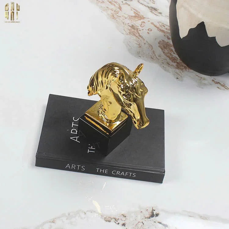 TƯỢNG GILDED CHEVAL - BLACK MARBLE FW25-CẬU HAI HOME DECOR