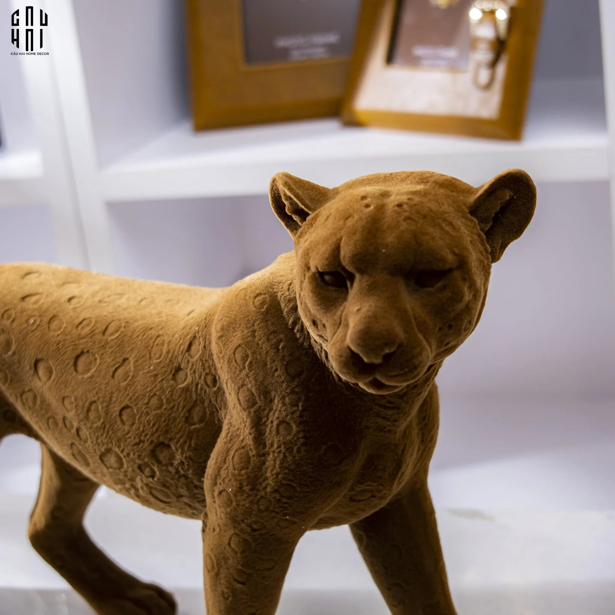 TƯỢNG BÁO VELOUR MAJESTIC LEOPARD-CẬU HAI HOME DECOR