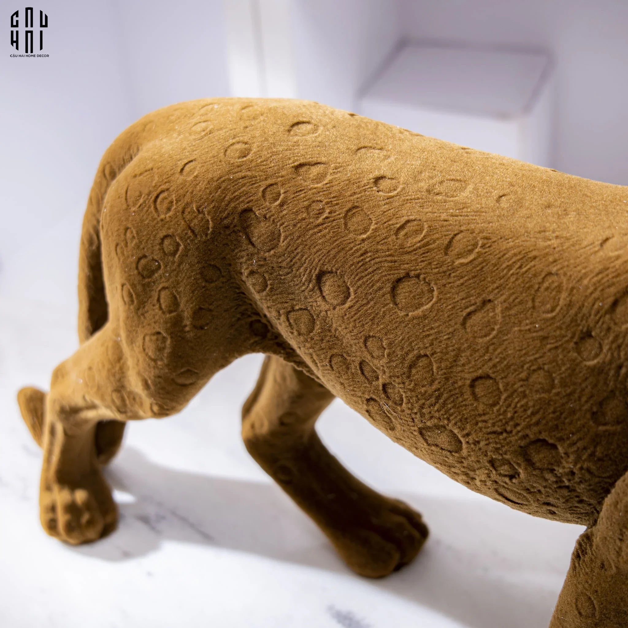TƯỢNG BÁO VELOUR MAJESTIC LEOPARD-CẬU HAI HOME DECOR
