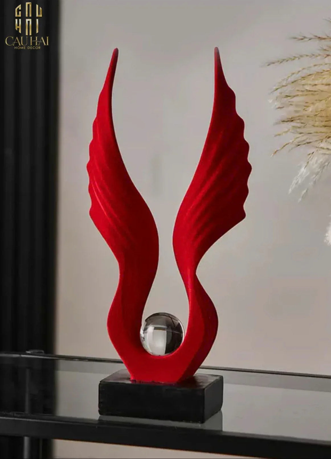 TƯỢNG NHUNG ĐỎ SCARLET WINGS FW25 - CẬU HAI HOME DECOR