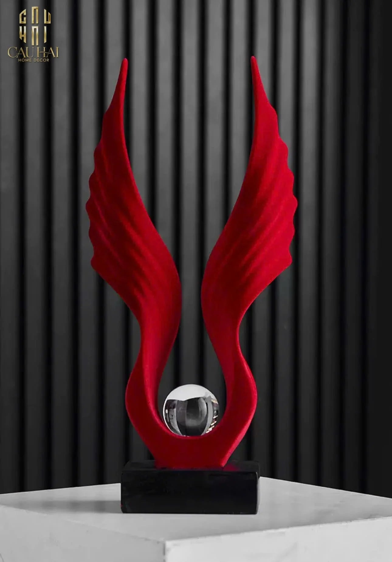 TƯỢNG NHUNG ĐỎ SCARLET WINGS FW25 - CẬU HAI HOME DECOR