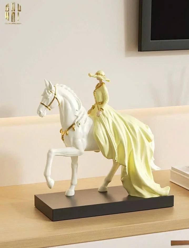 TƯỢNG PRINCESS MONTCLAIR - DUCHESS OF MONTCLAIR-CẬU HAI HOME DECOR