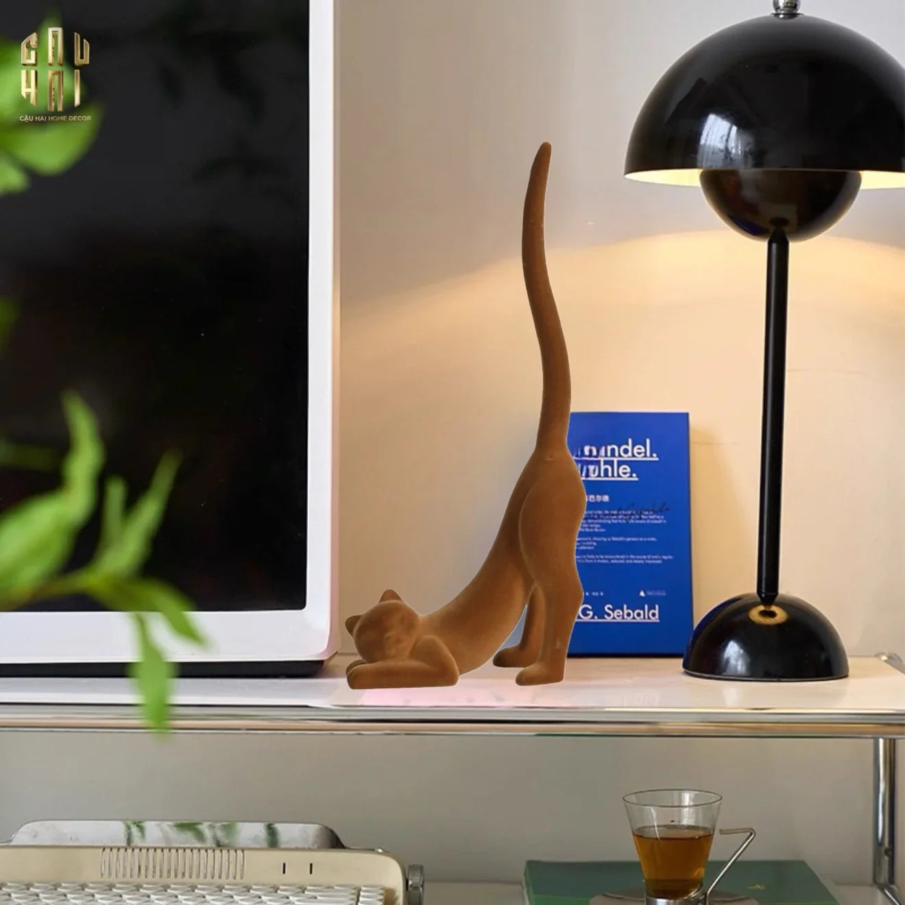 TƯỢNG VELVET STRETCHY CAT FW25-CẬU HAI HOME DECOR