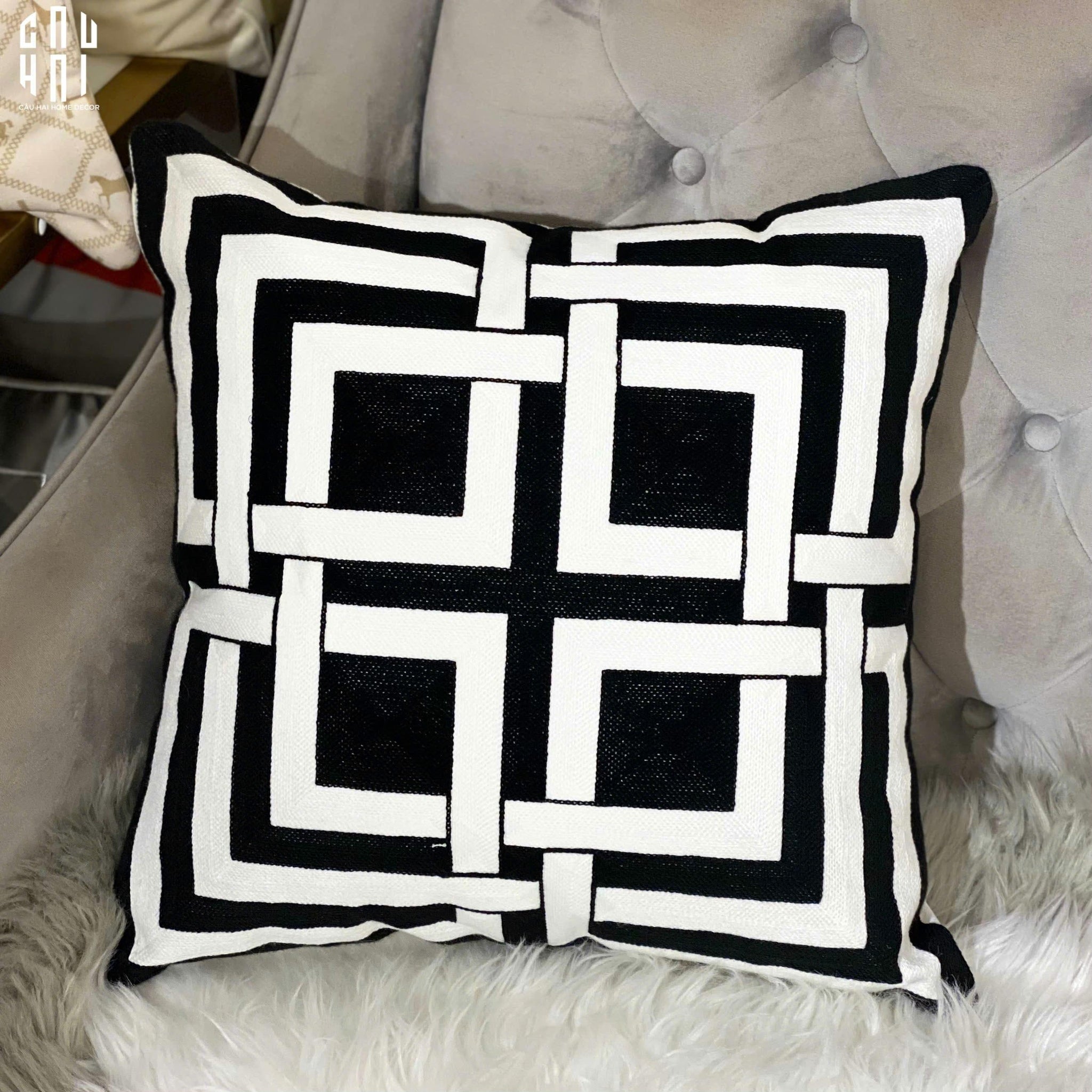 VỎ GỐI CANVAS MONO GEOMETRIC BORDER 45 - CẬU HAI HOME DECOR