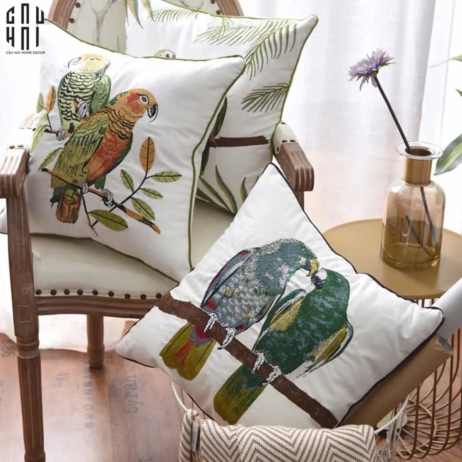 VỎ GỐI THÊU TROPICAL HARMONY 45-CẬU HAI HOME DECOR