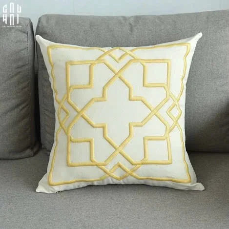 VỎ GỐI THÊU YELLOW LATTICE 45-CẬU HAI HOME DECOR