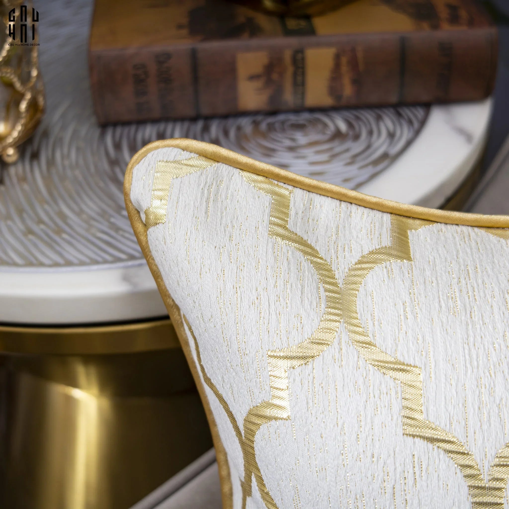 VỎ GỐI LỤA JACQUARD AVALON ELITE 45-CẬU HAI HOME DECOR