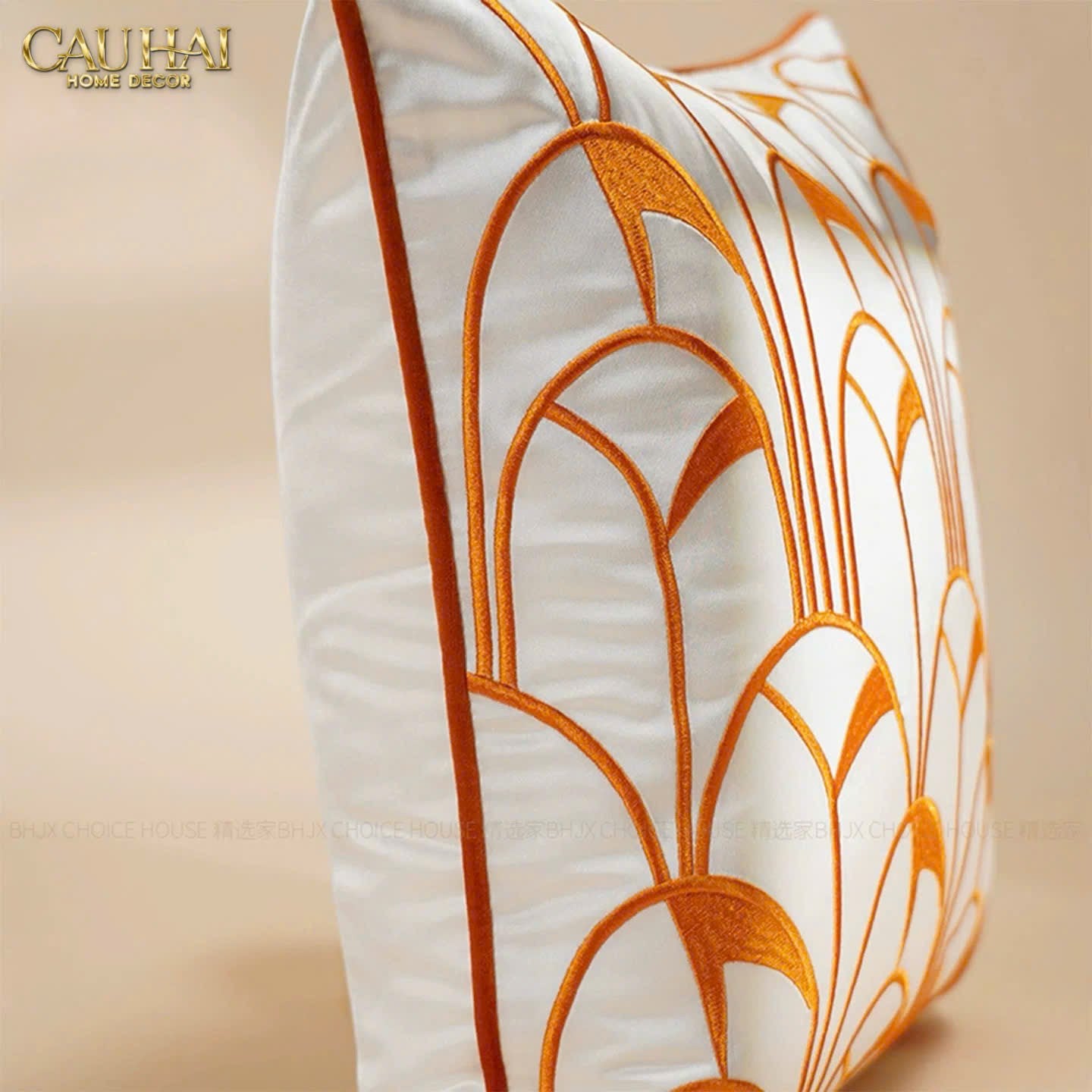 VỎ GỐI LỤA SATIN ART DECO ÉVENTAIL TERRA 45 - CẬU HAI HOME DECOR