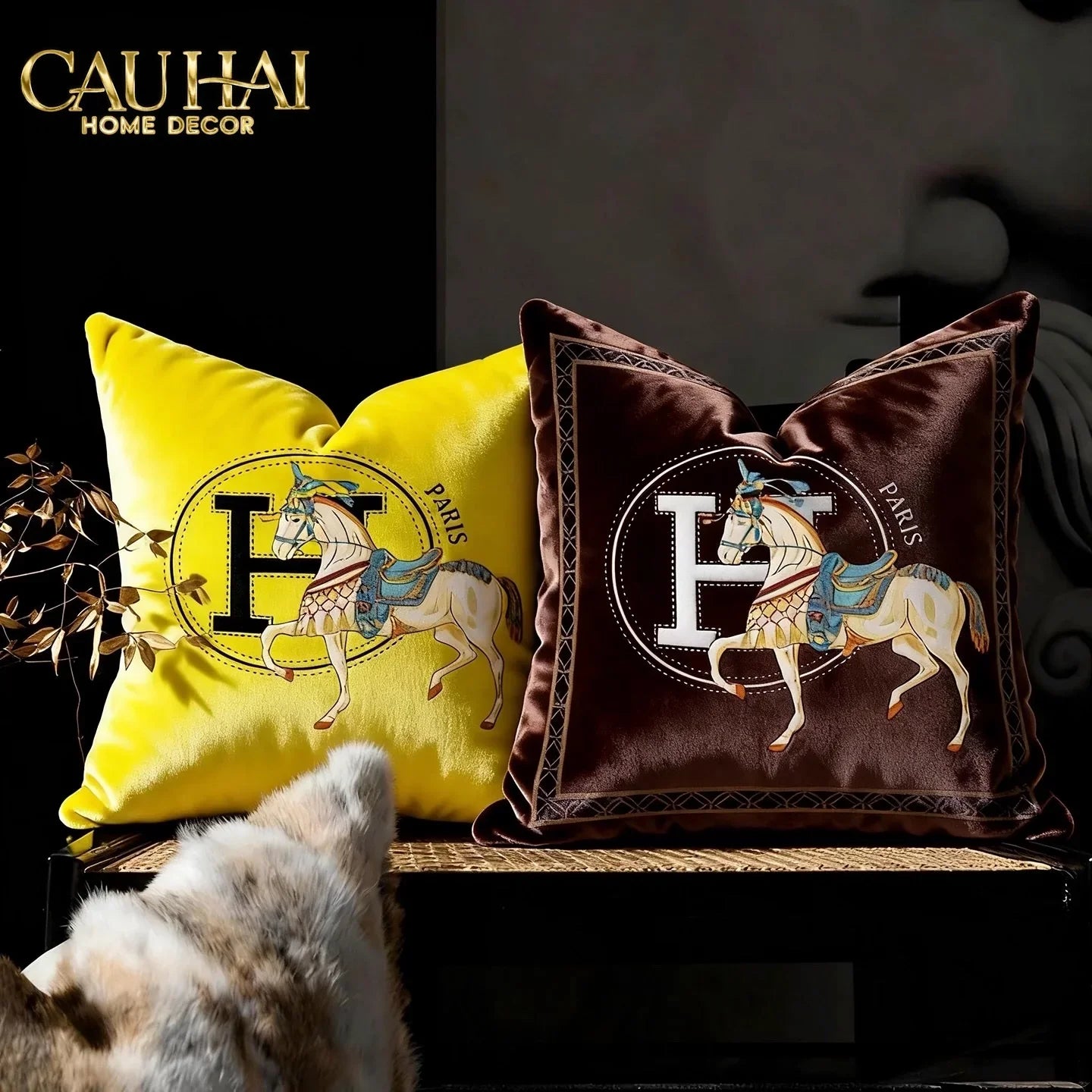 Vỏ Gối Nhung Cheval de Fetes Voyages Signature H 45-CẬU HAI HOME DECOR