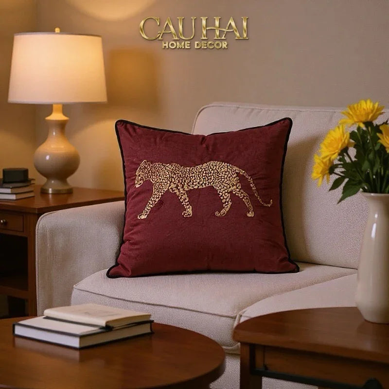 Vỏ Gối Nhung Đỏ Báo Đốm Burgundy Panther Écartier 45-CẬU HAI HOME DECOR
