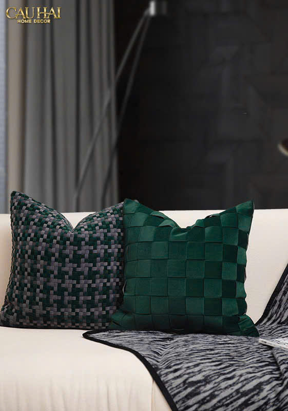 FÊTES COUTURE - VỎ GỐI NHUNG EMERALD WOVEN MISTLETOE 45 - CẬU HAI HOME DECOR