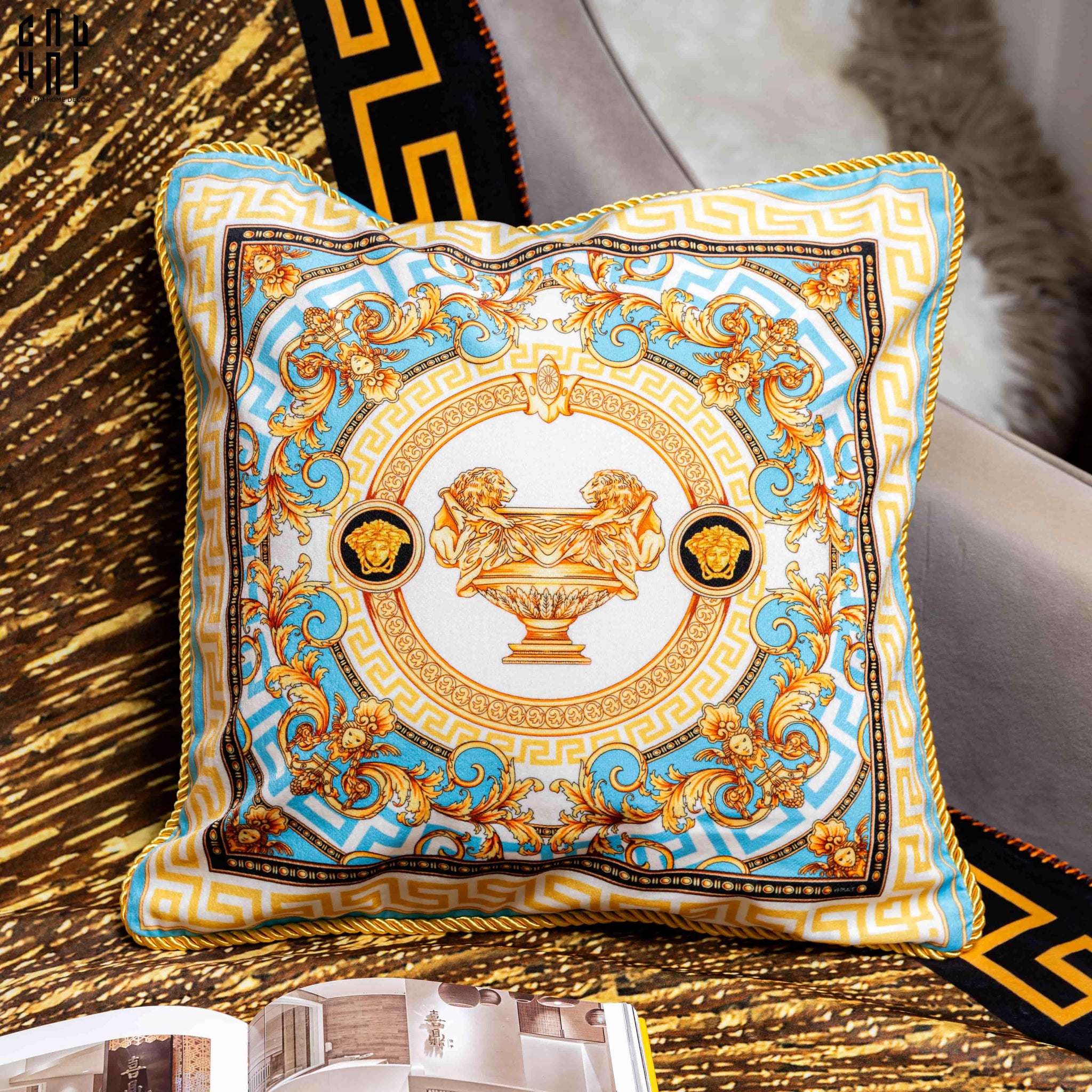 VỎ GỐI NHUNG LA COUPE DES DIEUX - BLEU 45.-CẬU HAI HOME DECOR