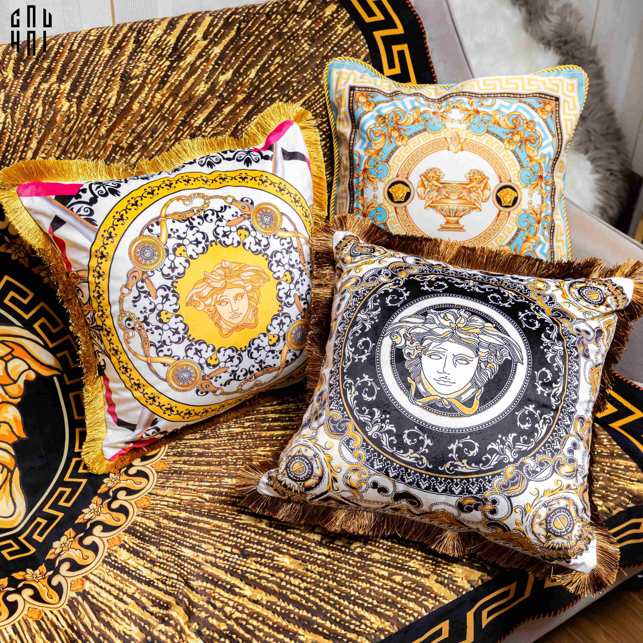 VỎ GỐI NHUNG LA COUPE DES DIEUX - BLEU 45.-CẬU HAI HOME DECOR