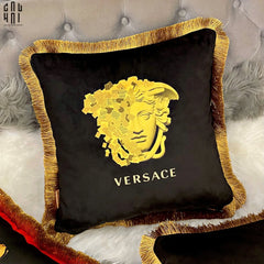 Vỏ Gối Nhung V Class Signature Medusa Hypnotic Eyes 45.-CẬU HAI HOME DECOR